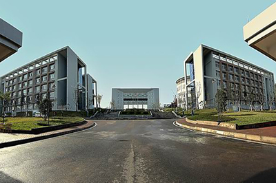 宜宾县商职中 职业教育的光彩之路